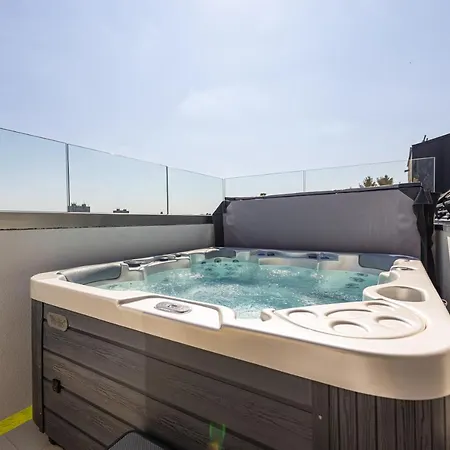 Apartament Tahiti *